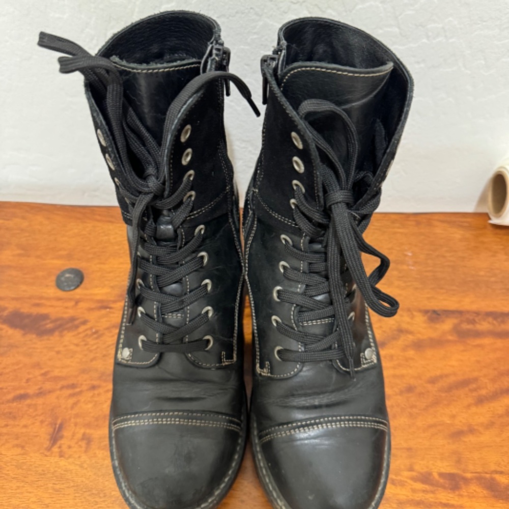 Taos Crave Black Leather and Suede Size 38 or US 7-7.5